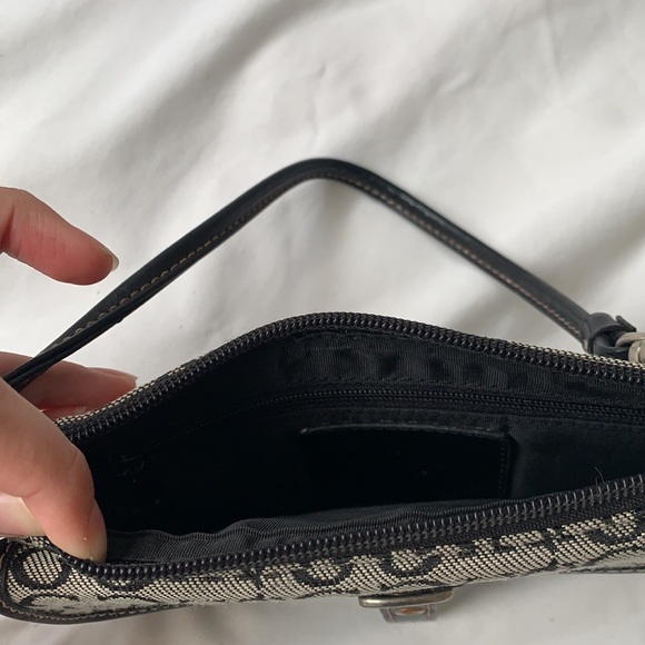 Vintage coach wallet authentic minor wear. - Picture 5 of 7